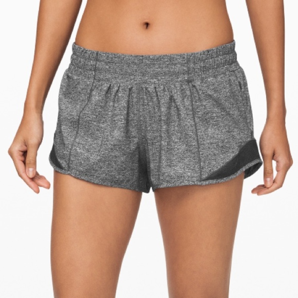 Lululemon Hotty Hot Low Rise Short 2.5”